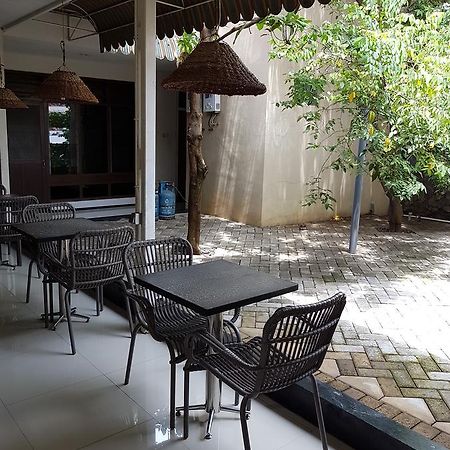Krowi Inn Surabaya Esterno foto