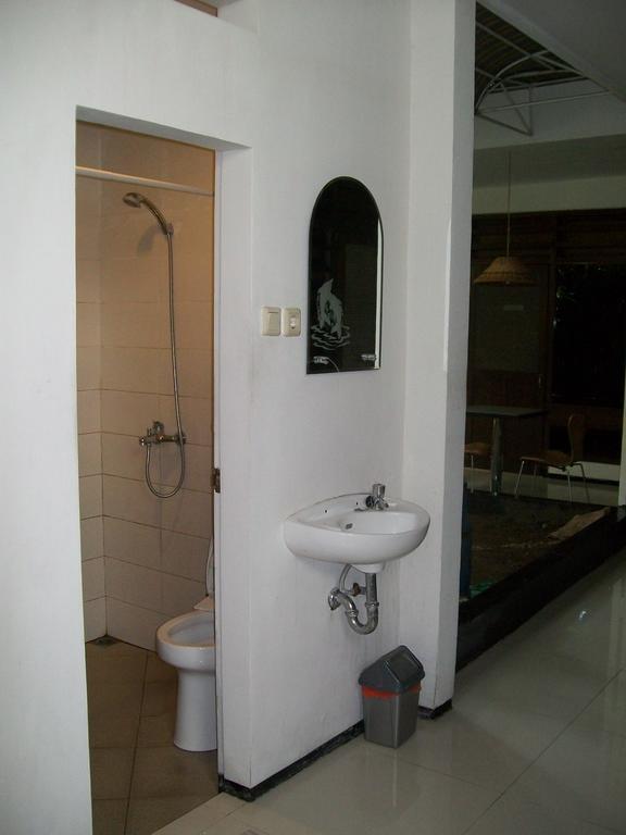 Krowi Inn Surabaya Camera foto