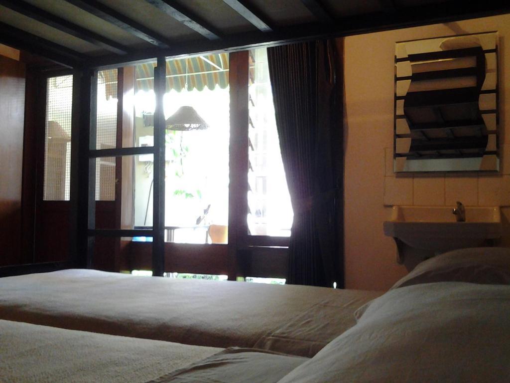Krowi Inn Surabaya Esterno foto