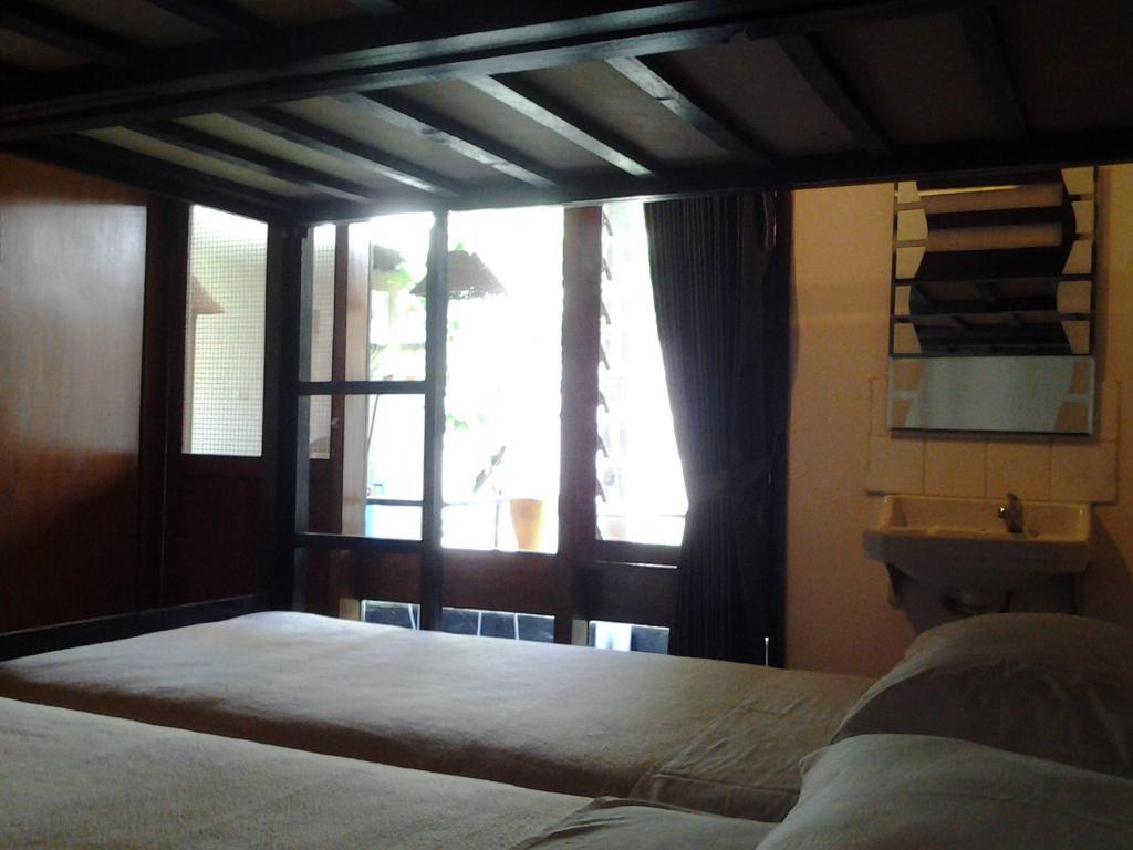 Krowi Inn Surabaya Esterno foto