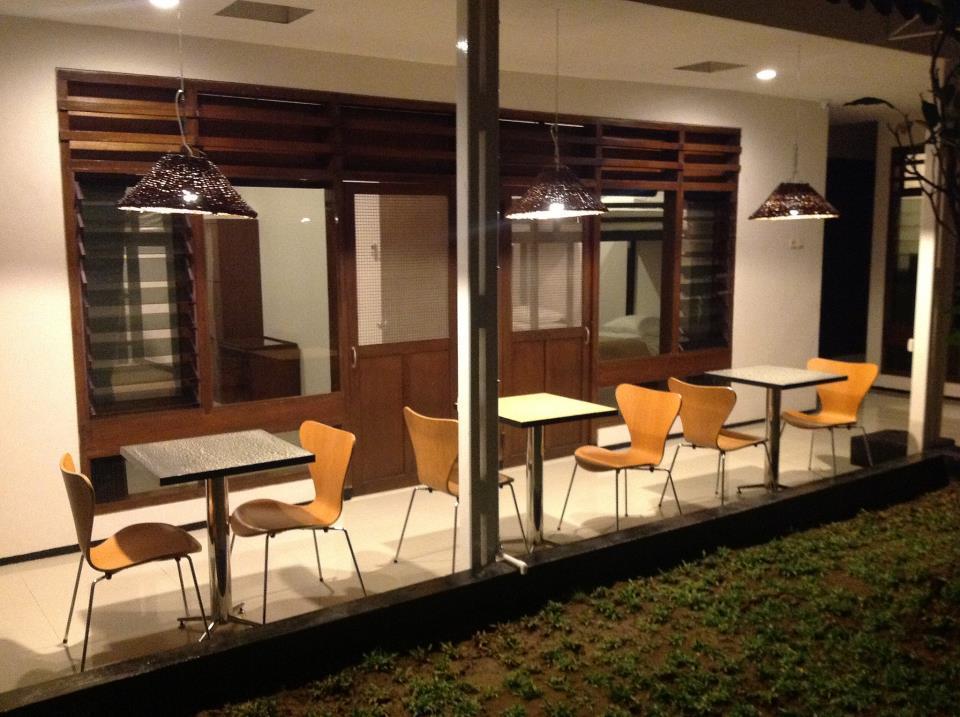 Krowi Inn Surabaya Esterno foto