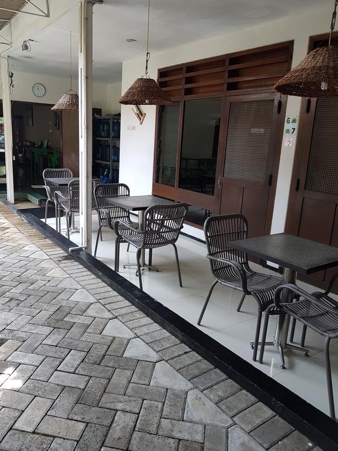 Krowi Inn Surabaya Esterno foto