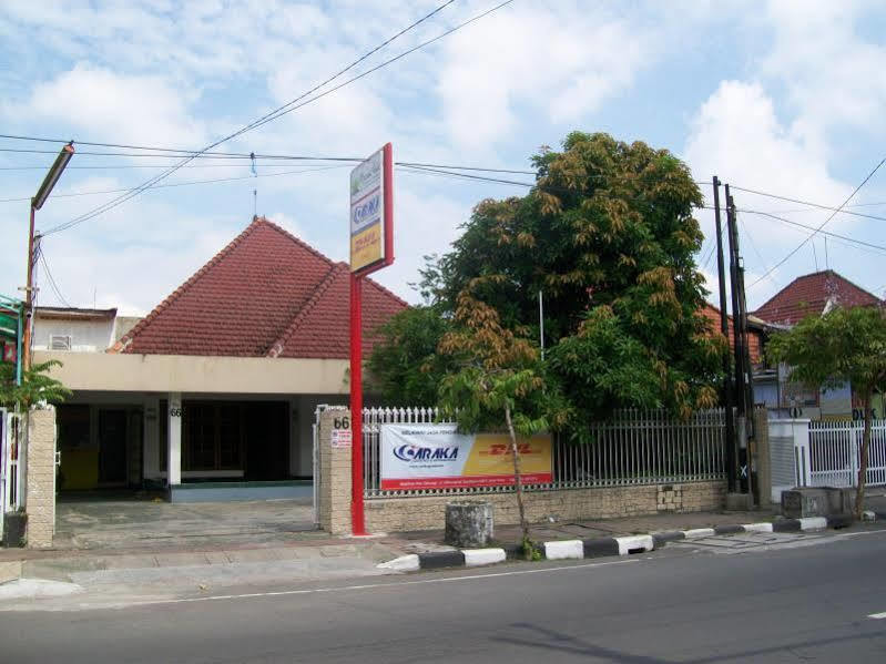Krowi Inn Surabaya Esterno foto